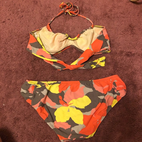 Floral Vince Camuto Bikini - Picture 2 of 4